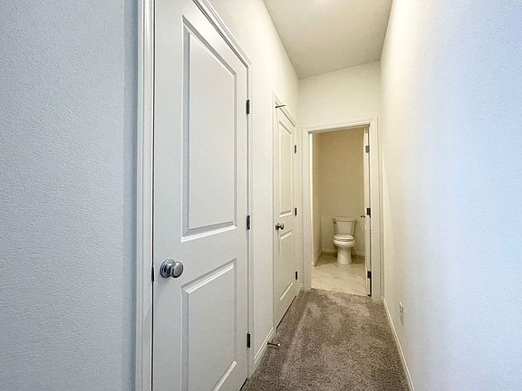 4th image of 9078 Vesey Ave
