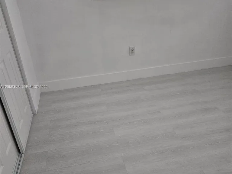 1000 W 28th St #17 — Photo 9