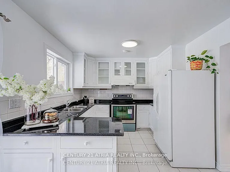 154 Freshmeadow Dr — Photo 12