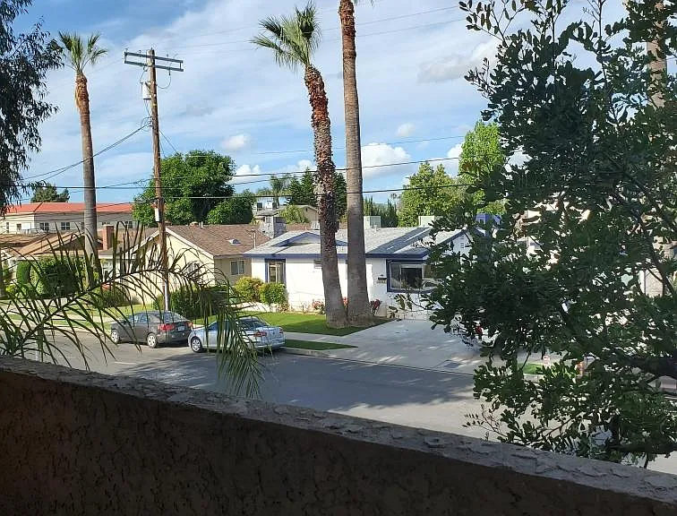 6450 Mammoth Ave #101 — Photo 4