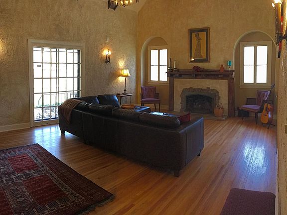Grand living room with cathedral ceiling 