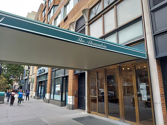 Rented by R New York | media 12