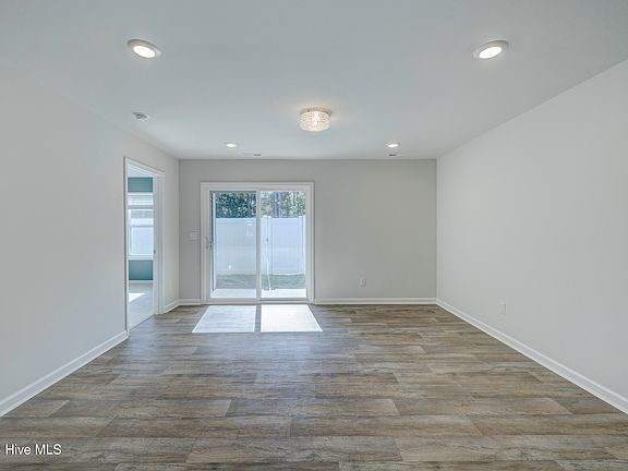 5th image of 8431 Windmill Palm Court NE