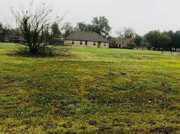 502 Bois D Arc St, Honey Grove, TX 75446