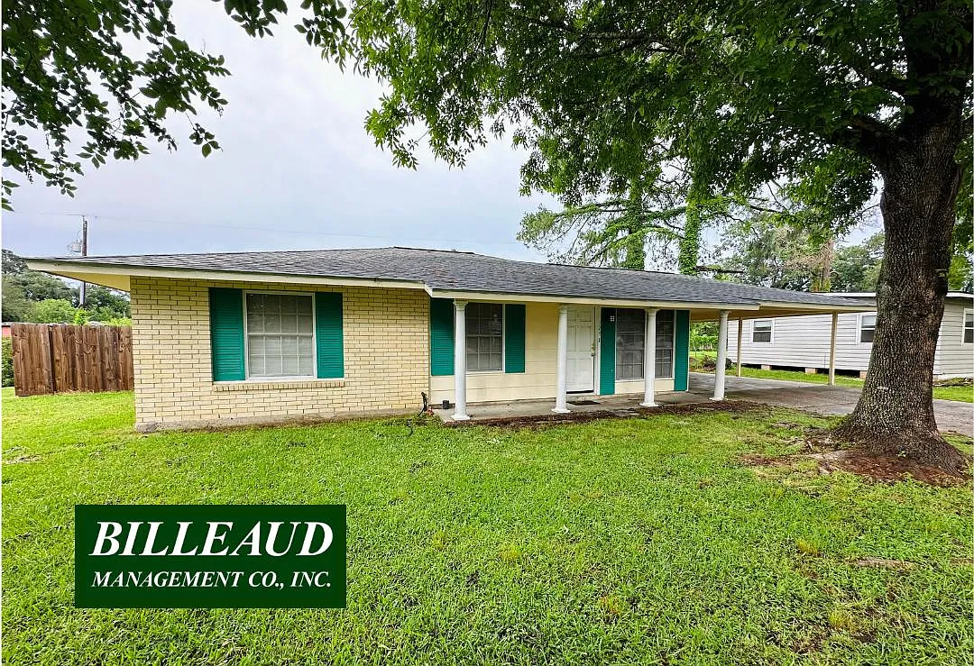 3 bed, 1100 sqft, $1,450 — Photo 1