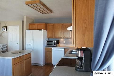 3rd image of 702 Dickinson Dr