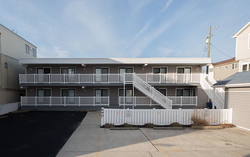 1st image of 440 East 24th Avenue #B
