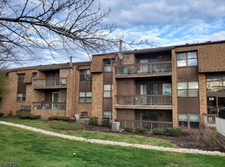 322 Sharon Garden Ct #322, Woodbridge, NJ