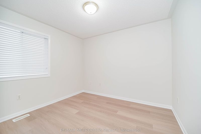 Brampton House for rent - 4 Bedrooms — photo 14