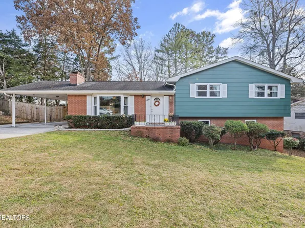 120 Cumberland View Dr, Oak Ridge, TN 37830