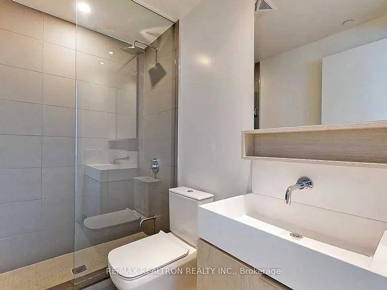 5 Soudan Ave #1628 — Photo 28