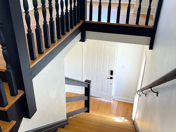 4th image of 701 NE 14th St #1A