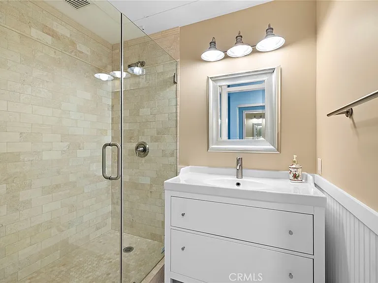 140 Villa Point Dr — Photo 23