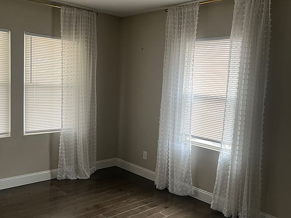 2nd image of 2621 Melrose Ave #2