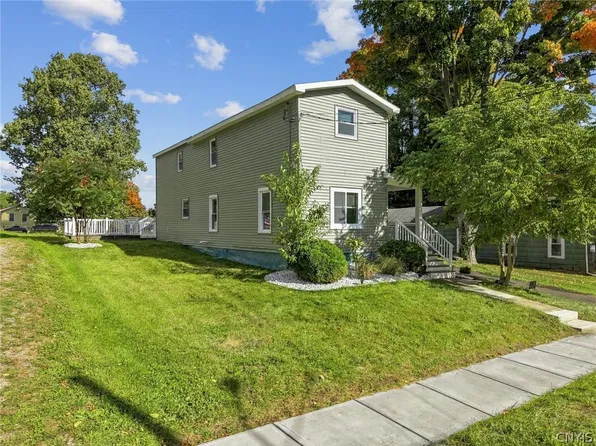 126 Pleasant St, Canastota, NY 13032