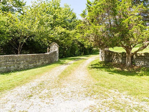 3rd image of 2586 Ky Highway 1842 N