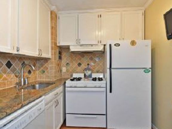 3rd image of 740 E Broadway APT 4K