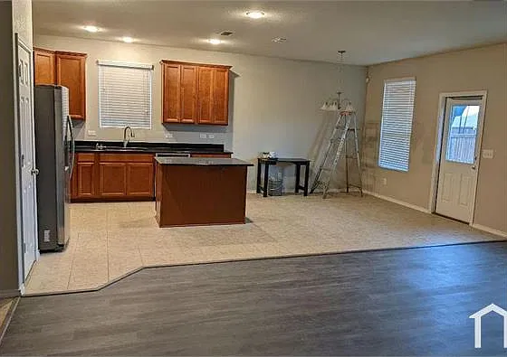 3 bed, 1700 sqft, $2,500 — Photo 4