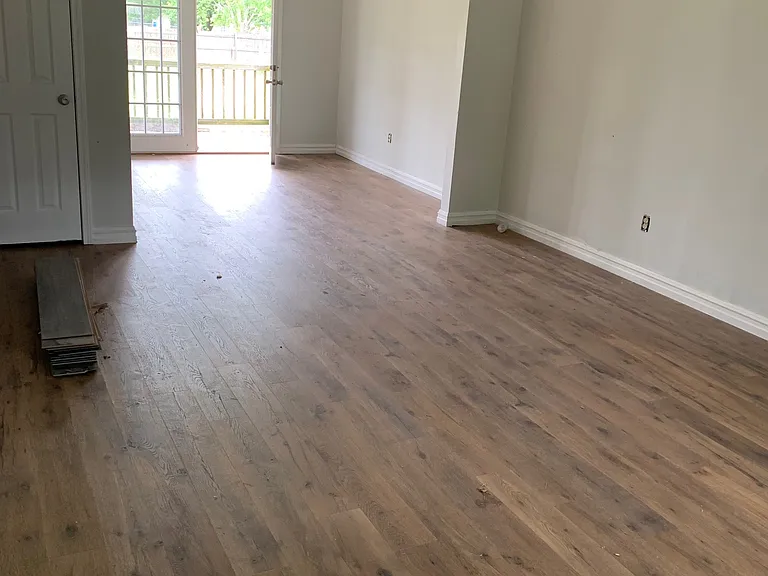 151 Valerie Dr — Photo 3