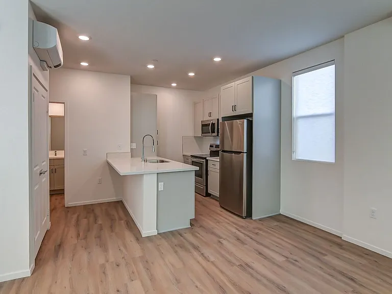 2040 N Highland Ave — Photo 13