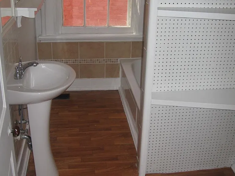 2367 W Clifton Ave #2 — Photo 3