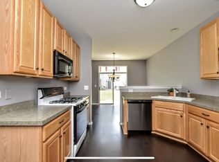 2974 Falling Waters Ln, Lindenhurst, IL 60046