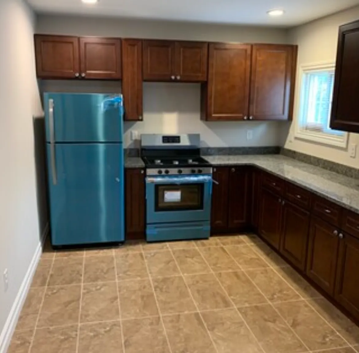 2 bed, 1200 sqft, $1,100 — Photo 2