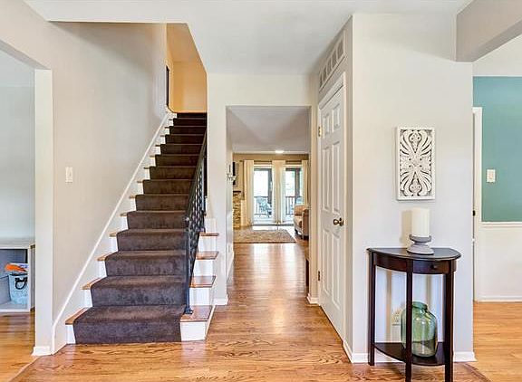4th image of 306 Brixham Dr