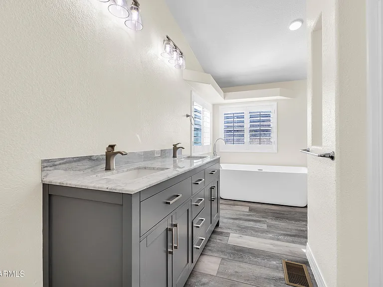 34380 S Cholla Dr — Photo 17