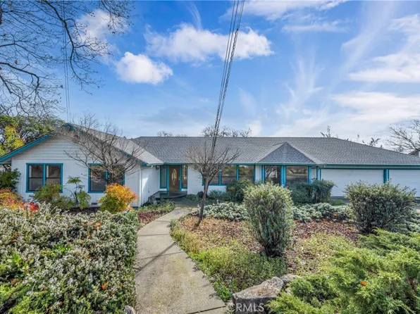 17100 Knollview Dr, Hidden Valley Lake, CA 95467