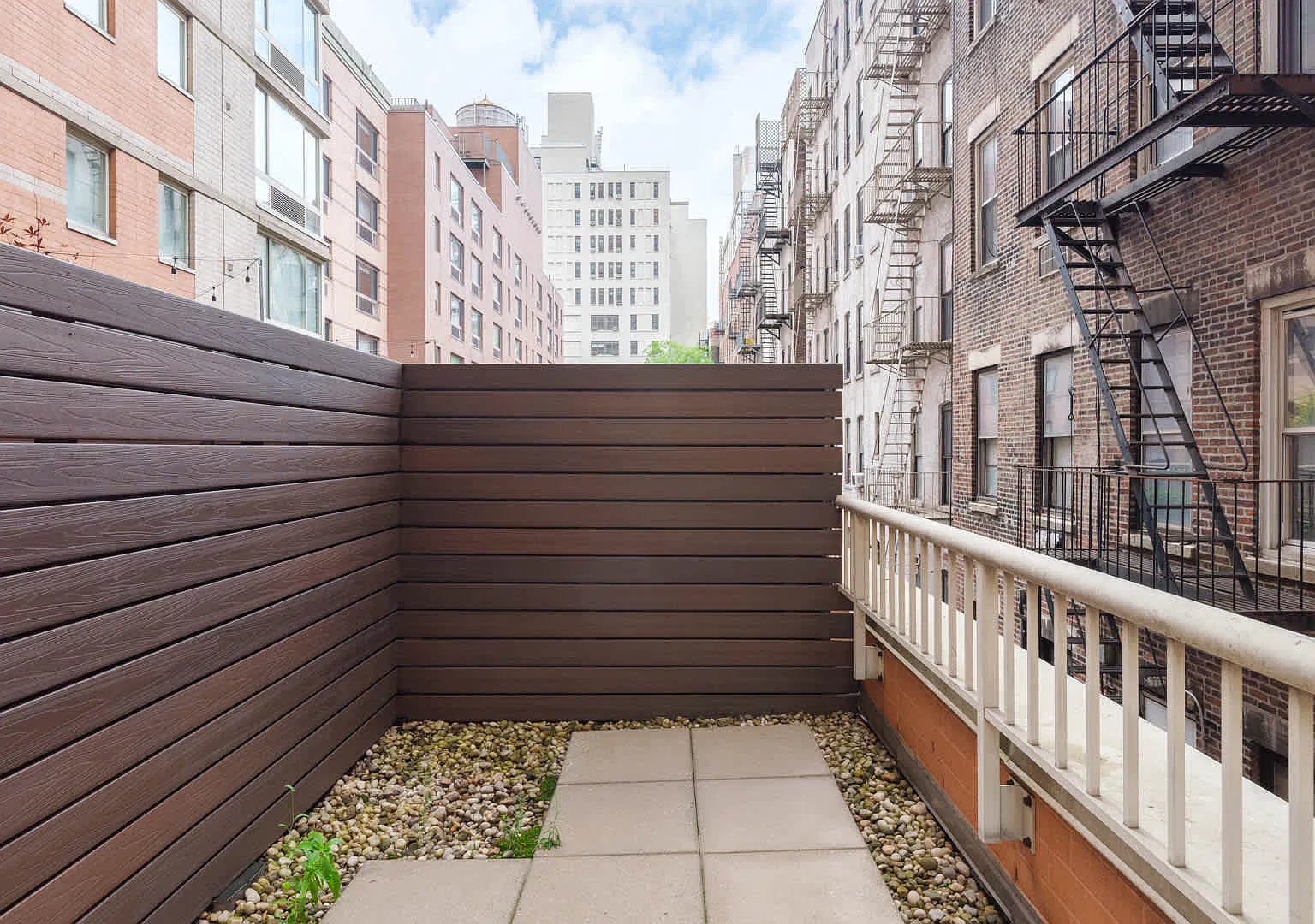 305 West 50th Street — Photo 4
