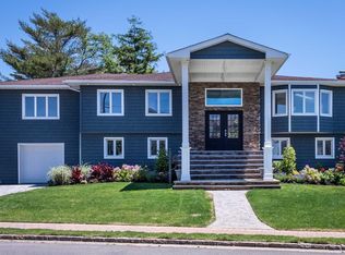 333 Riviera Dr S, Massapequa, NY