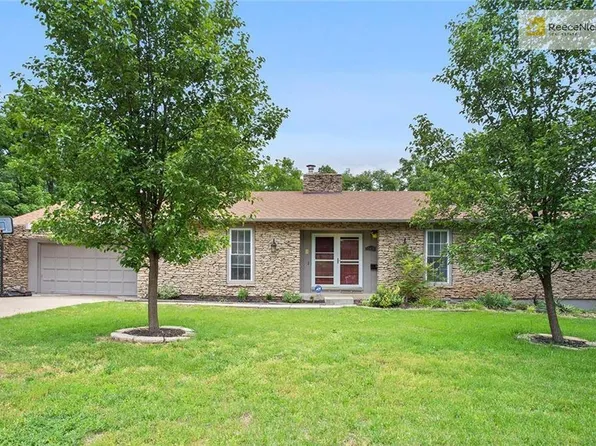 12415 Valley Brook Dr, Grandview, MO 64030