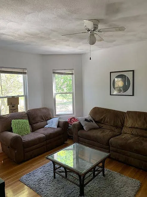 4 bed, 9999 sqft, $4,300 — Photo 2