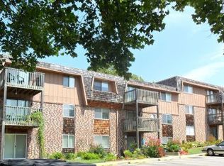 2324 SW Briarwood Plz APT 307, Topeka, KS 66611