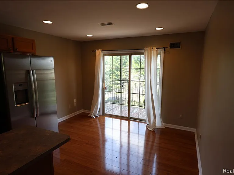 39460 Springwater Dr — Photo 15