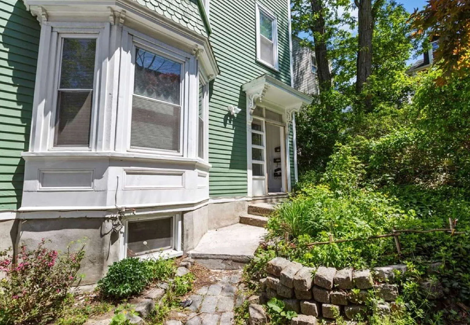 3 bed, 1.0 bath, 1000 sqft, $3,300 — Photo 1