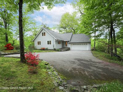 3 Carriage House Court, Hyde Park, NY, 12538