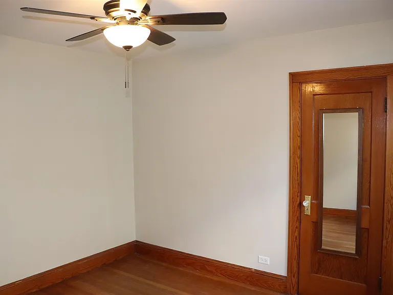32 1/2 Gilman St — Photo 16