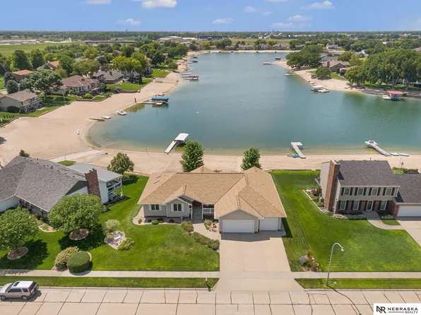 1754 E Calle Colombo St, Columbus, NE 68601