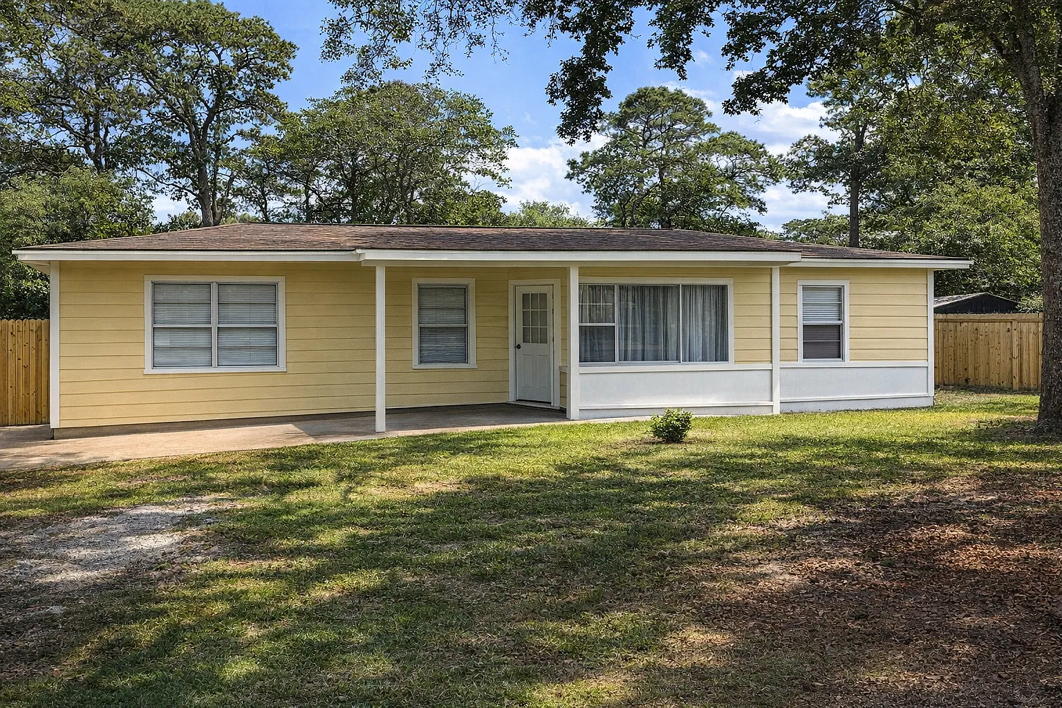 3 bed, 1.5 bath, 1228 sqft, $1,450 — Photo 3