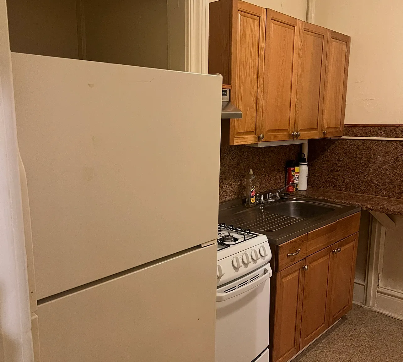 2 bed, 950 sqft, $1,350 — Photo 3
