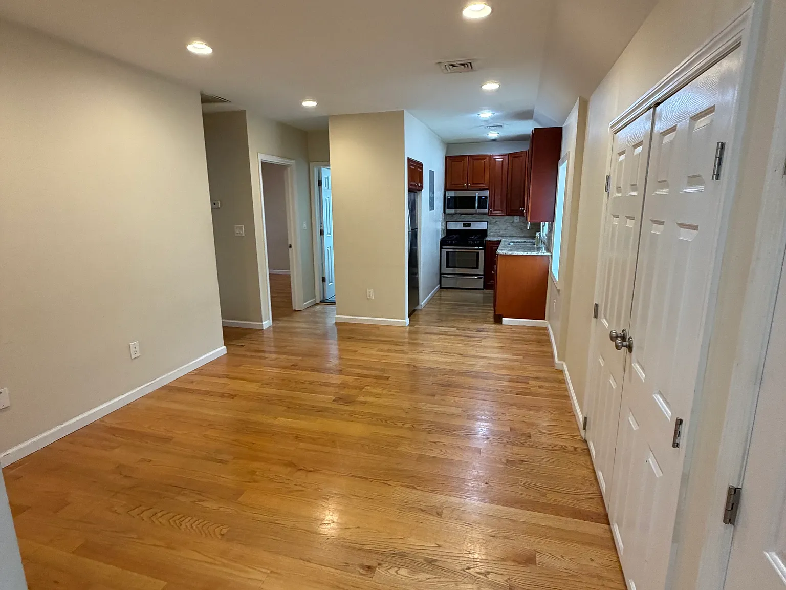 2 bed, $2,900 — Photo 3