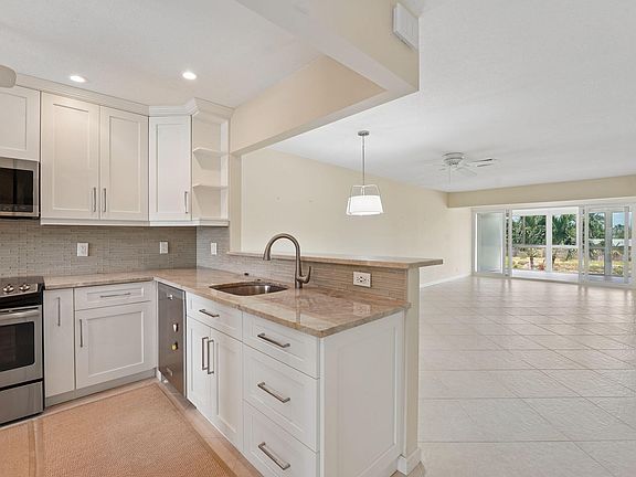 5th image of 1080 Mahogany Way APT 204