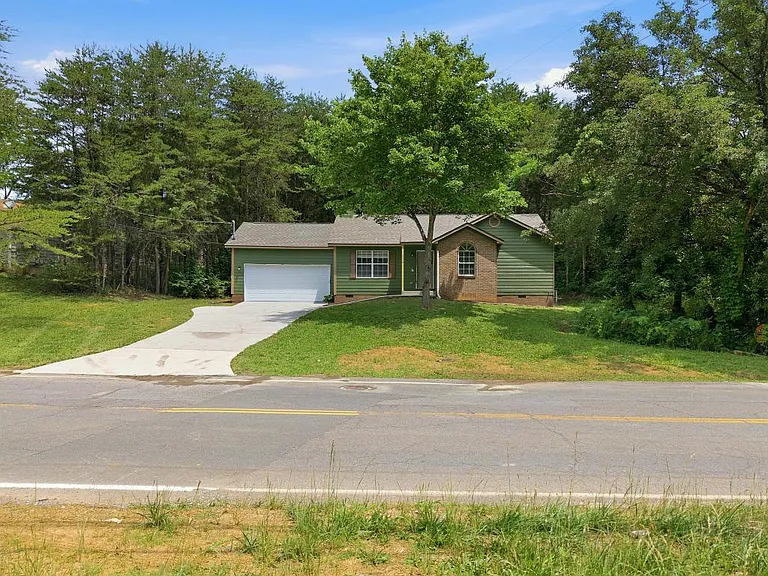 2222 Woods Smith Rd — Photo 1