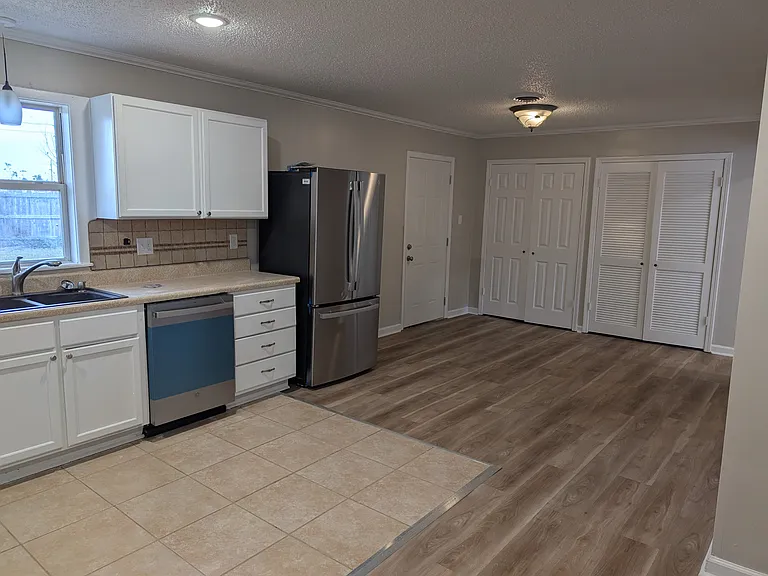 2105 Sun Cir — Photo 11