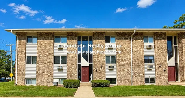 2 bed, 1.0 bath, $1,600 — Photo 1