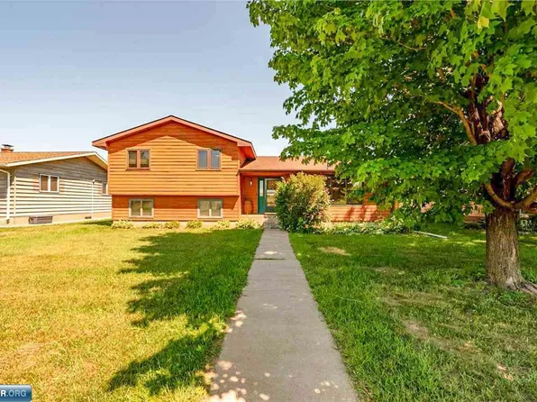 1221 21st St S, Virginia, MN 55792