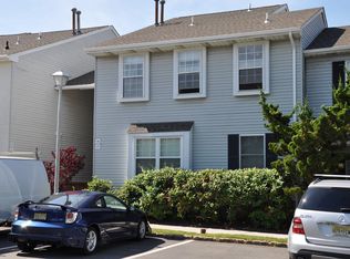 14 Lindsey Cir, Old Bridge, NJ 08857