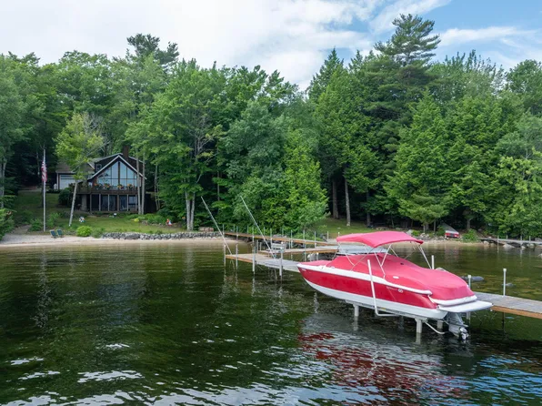 82 Whittemore Cove Road, Raymond, ME 04071